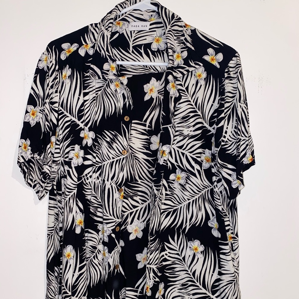 COPY - Raga man short sleeve print button up size M